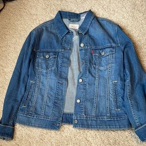 Levi’s Jean Jacket M